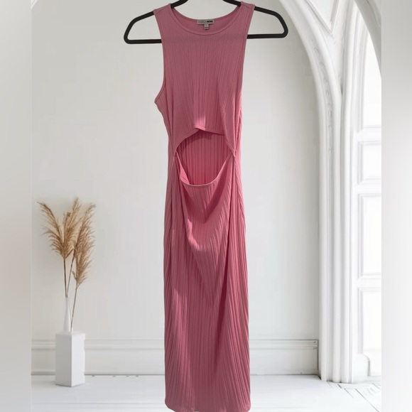 Fashion Nova Dresses & Skirts - Fashion Nova Pink Sleeveless Stretchy Dress